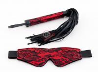 Кружевной набор красного цвета: маска и флоггер